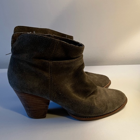 Splendid Olive Green Rouched Suede Booties - Picture 2 of 16